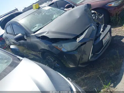 2019 Toyota YARIS LE VIN 3MYDLBYV3KY523592 фото 1