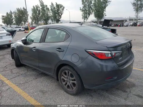 2020 Toyota YARIS LE VIN 3MYDLBYVXLY707641 фото 3