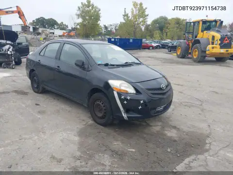 JTDBT923971154738 — 2007 Toyota Yaris, Сзади, фото до ремонта