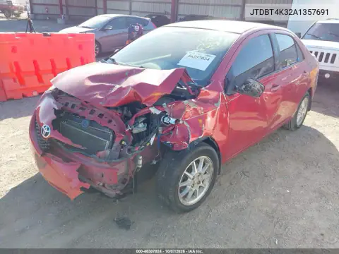 2010 Toyota Yaris VIN JTDBT4K32A1357691 фото 2
