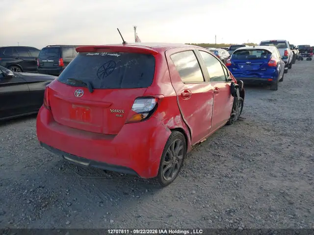VNKKTUD38FA031762 — 2015 Toyota Yaris, фото 4 с аукциона IAAI 13.10.2026, Передняя часть