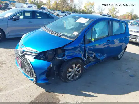 VNKKTUD37GA070361 — 2016 Toyota Yaris, фото 2 с аукциона IAAI, Боковая часть