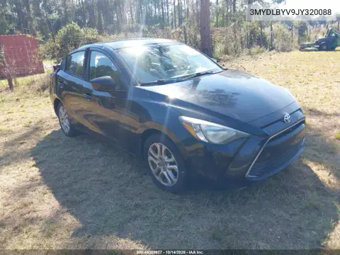 3MYDLBYV9JY320088 — 2018 Toyota Yaris, Повреждение штормом, фото до ремонта