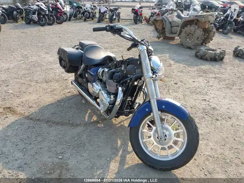 SMT905RN8ET654092 — 2014 Triumph Motorcycle America, Передняя часть, фото до ремонта