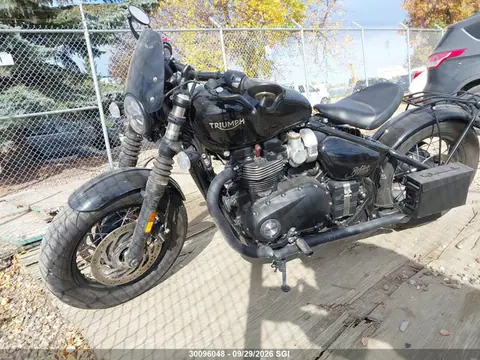 2018 Triumph Motorcycle Bonneville Bobber Black VIN SMTD53HL8JT874018 фото 2