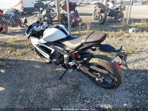 2025 Triumph Motorcycle Daytona 660 VIN SMTL23UF2STBZ2633 фото 3