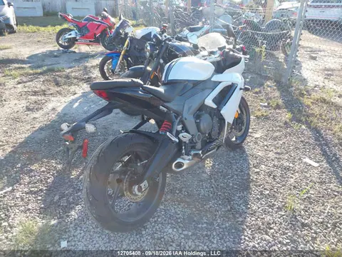 2025 Triumph Motorcycle Daytona 660 VIN SMTL23UF2STBZ2633 фото 4
