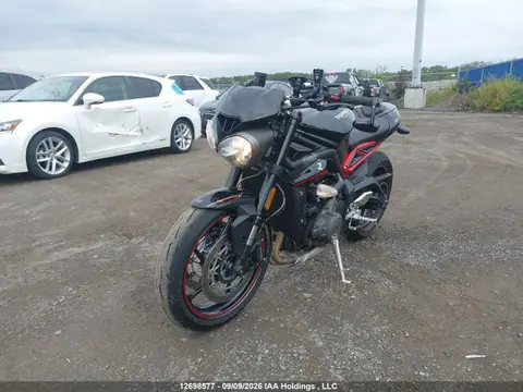 2019 Triumph Motorcycle Street Triple R VIN SMTA434DXKT914718 фото 2