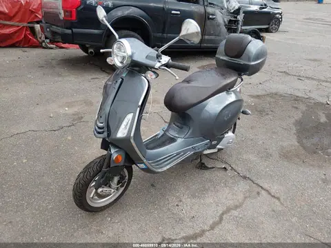 ZAPM818G4P5909548 — 2023 Vespa Primavera/Sprint 150, Передняя часть (Front End), фото до ремонта