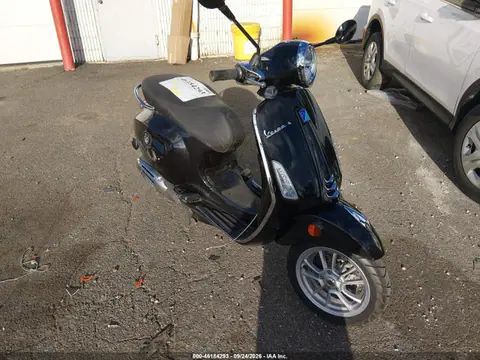 ZAPCA06B0P5108259 — 2023 Vespa Primavera/Sprint 50, Правый бок (Right Side), фото до ремонта