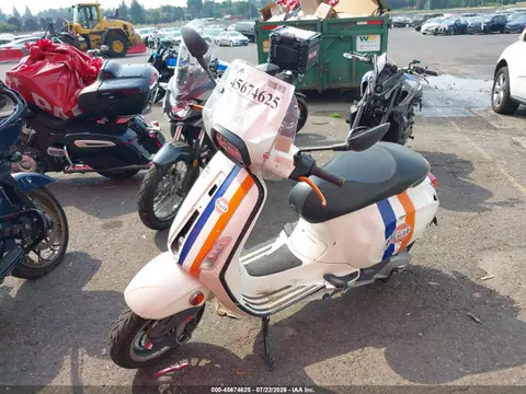 2017 Vespa Sprint 150 3v VIN ZAPM818G8H5401844 фото 2