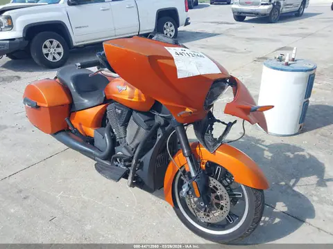 2017 Victory Motorcycles Cross Country VIN 5VPXDAAA5H3057600 фото 1