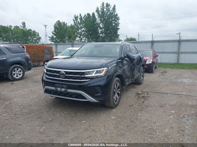 1V2BE2CA5PC201975 — 2023 Volkswagen Atlas Cross Sport SEL, фото 2 с аукциона IAAI 14.10.2026, Левый бок