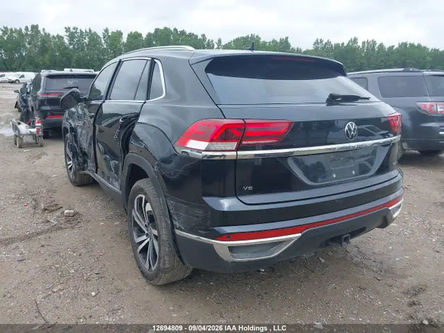 1V2BE2CA5PC201975 — 2023 Volkswagen Atlas Cross Sport SEL, фото 3 с аукциона IAAI 14.10.2026, Левый бок