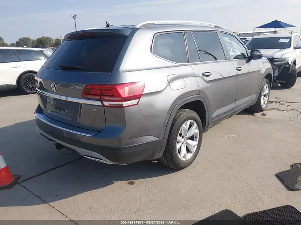 1V2DR2CA6JC578867 — 2018 Volkswagen Atlas, фото 4 с аукциона IAAI, Левый бок