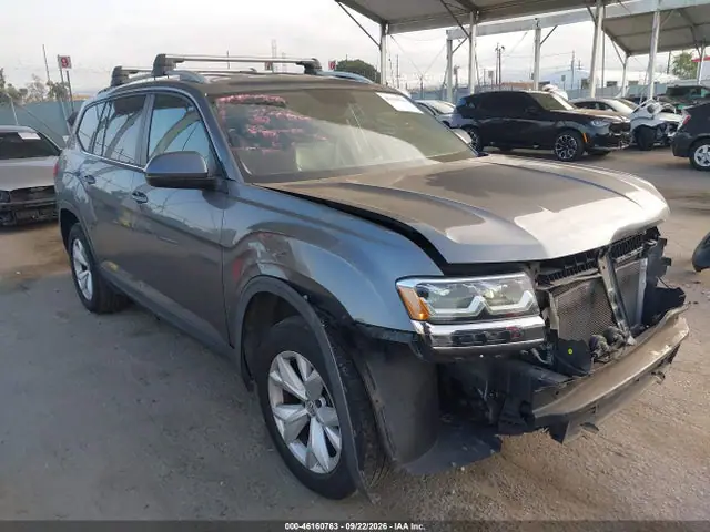 1V2CR2CA8JC505270 — 2018 Volkswagen Atlas, Передняя часть слева (Left Front), фото до ремонта