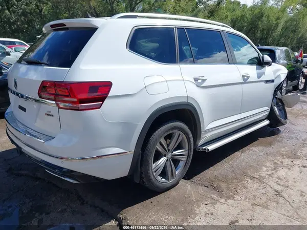 1V2RR2CA8JC600440 — 2018 Volkswagen Atlas, фото 4 с аукциона IAAI, Передняя часть справа
