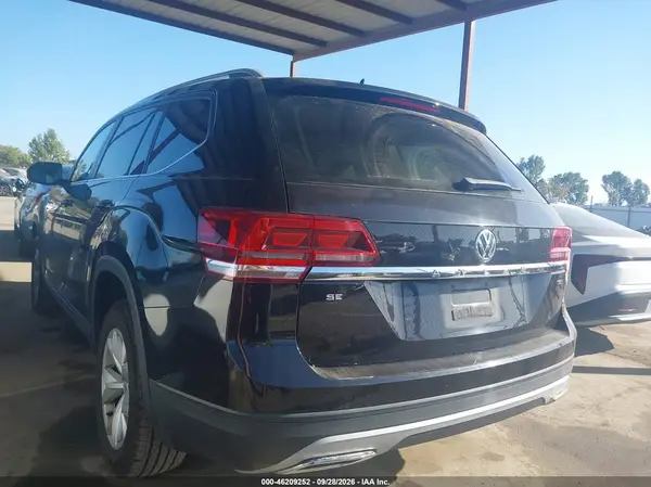1V2DP2CA4JC600225 — 2018 Volkswagen Atlas, фото 3 с аукциона IAAI, Передняя часть справа