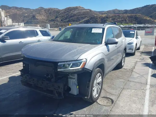 1V2JR2CA2NC554221 — 2022 Volkswagen Atlas, фото 2 с аукциона IAAI 14.10.2026, Передняя часть справа