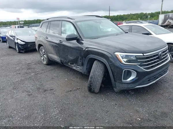 1V2HR2CA3RC602958 — 2024 Volkswagen Atlas, Передняя часть справа (Right Front), фото до ремонта