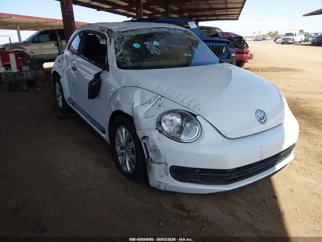 3VWF17AT1GM630168 — 2016 Volkswagen Beetle 1.8T S, Опрокидывание (Rollover), фото до ремонта