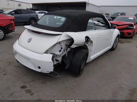 2014 Volkswagen Beetle 1.8t VIN 3VW507AT3EM820713 фото 4