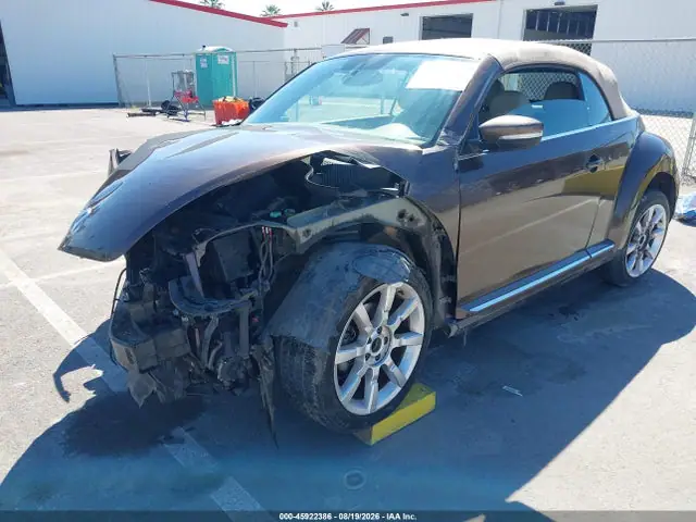 2015 Volkswagen Beetle 1.8t VIN 3VW517AT1FM807649 фото 2