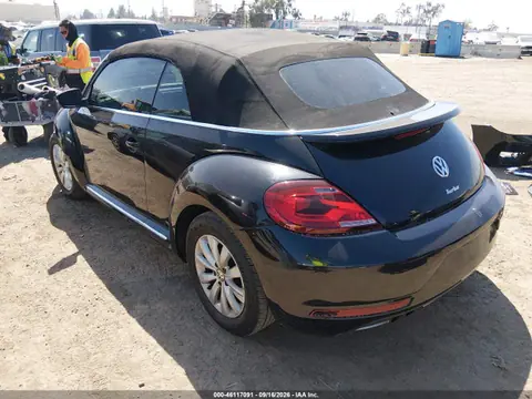 2018 Volkswagen Beetle 2.0t Coast/2.0t S/2.0t Se VIN 3VW5DAATXJM516130 фото 3