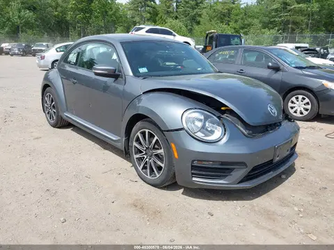 2018 Volkswagen Beetle 2.0t Coast/2.0t S VIN 3VWFD7AT9JM711336 фото 1