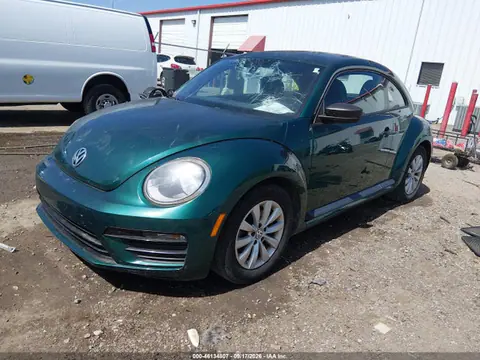 2017 Volkswagen Beetle #pinkbeetle/1.8t Classic/1.8t S VIN 3VWF17AT0HM612424 фото 2