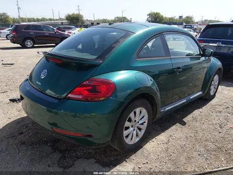 2017 Volkswagen Beetle #pinkbeetle/1.8t Classic/1.8t S VIN 3VWF17AT0HM612424 фото 4