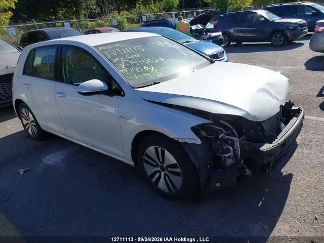 WVWPR7AU2LW914024 — 2020 Volkswagen E-Golf Comfortline, Передняя часть (Front), фото до ремонта