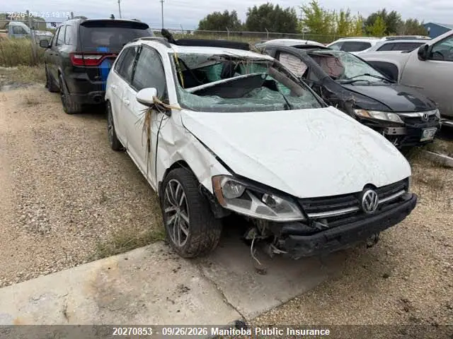 3VW017AU2HM516972 — 2017 Volkswagen Golf 1.8 Tsi 4MOTION, Опрокидывание (Roll Over), фото до ремонта