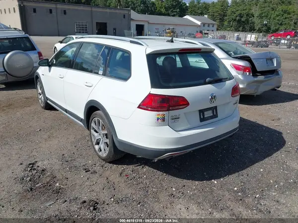 3VWH17AU0HM541971 — 2017 Volkswagen GOLF Alltrack, фото 3 с аукциона IAAI, Естественный износ