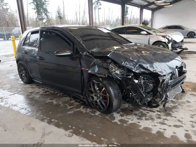 3VW6T7AU7LM008252 — 2020 Volkswagen Golf GTI 2.0T Autobahn/2.0T S/2.0T SE, Передняя и задняя части (Front & Rear), фото до ремонта