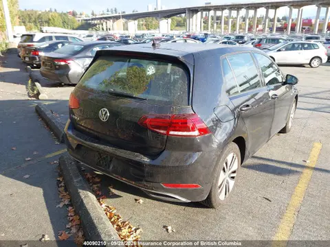 2017 Volkswagen Golf VIN WVWPR7AU9HW951434 фото 4