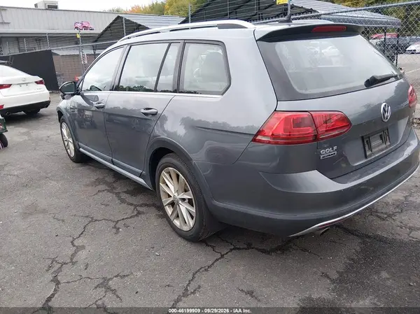 3VWH17AU9HM524389 — 2017 Volkswagen GOLF, фото 3 с аукциона IAAI 08.10.2026, Не указано