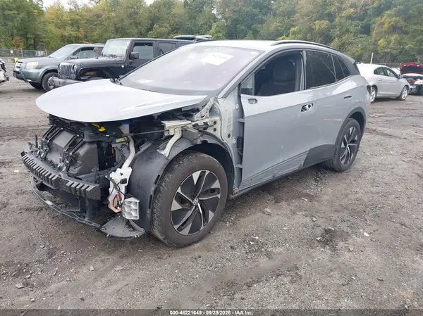 WVGJNPE24NP042710 — 2022 Volkswagen ID.4, фото 2 с аукциона IAAI, Передняя часть