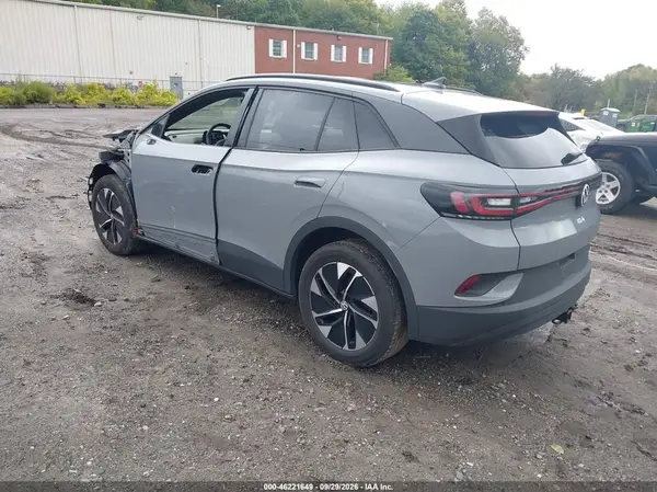 WVGJNPE24NP042710 — 2022 Volkswagen ID.4, фото 3 с аукциона IAAI, Передняя часть