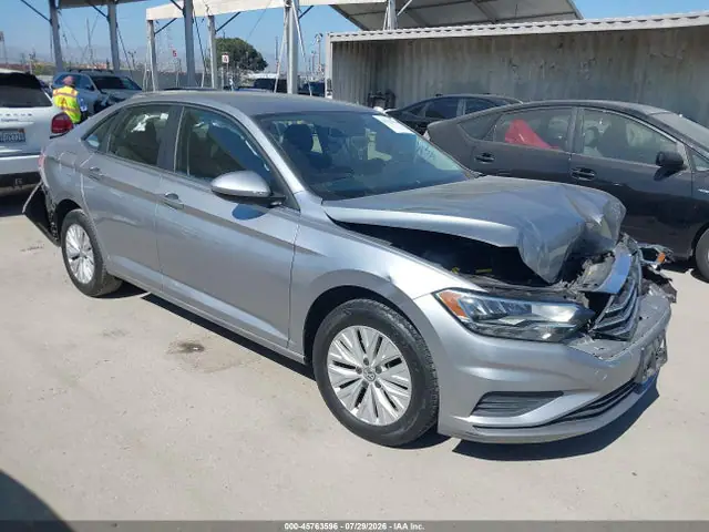 3VWCB7BU6KM211345 — 2019 Volkswagen Jetta 1.4T R-Line/1.4T S/1.4T SE, Передняя и задняя части (Front & Rear), фото до ремонта