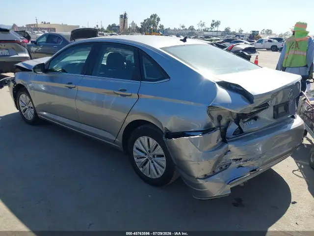 3VWCB7BU6KM211345 — 2019 Volkswagen Jetta 1.4T R-Line/1.4T S/1.4T SE, фото 3 с аукциона IAAI 14.10.2026, Передняя и задняя части