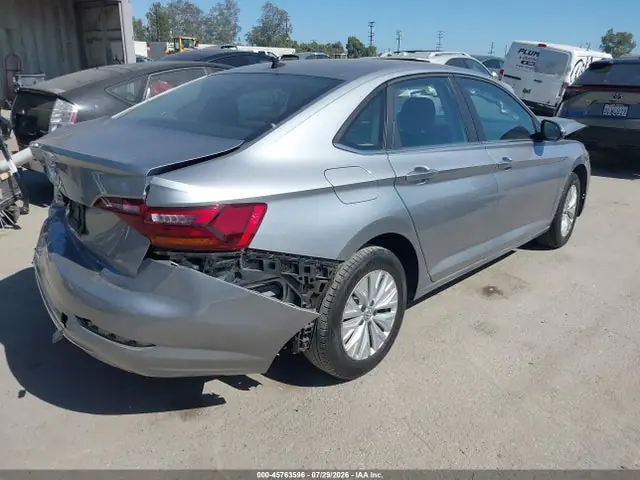 3VWCB7BU6KM211345 — 2019 Volkswagen Jetta 1.4T R-Line/1.4T S/1.4T SE, фото 4 с аукциона IAAI 14.10.2026, Передняя и задняя части