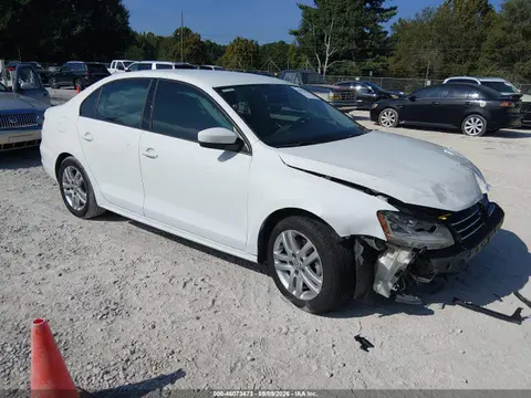 3VW2B7AJ8JM224793 — 2018 Volkswagen Jetta 1.4T S, Передняя часть (Front End), фото до ремонта