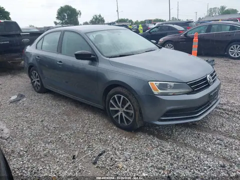 3VWD67AJ5GM227978 — 2016 Volkswagen Jetta 1.4T SE, Град (Hail), фото до ремонта