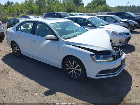3VWDB7AJ6HM369396 — 2017 Volkswagen Jetta 1.4T SE, Передняя часть (Front End), фото до ремонта