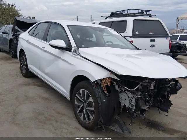 3VW5X7BU8SM060986 — 2025 Volkswagen Jetta 1.5T S, Передняя часть (Front End), фото до ремонта