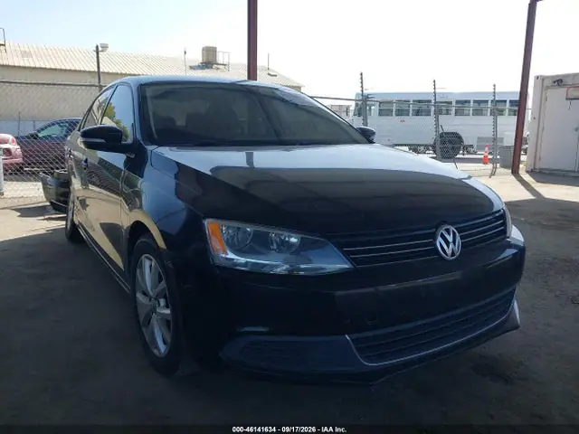3VWD17AJ8EM336706 — 2014 Volkswagen Jetta 1.8T SE, Задняя часть (Rear), фото до ремонта