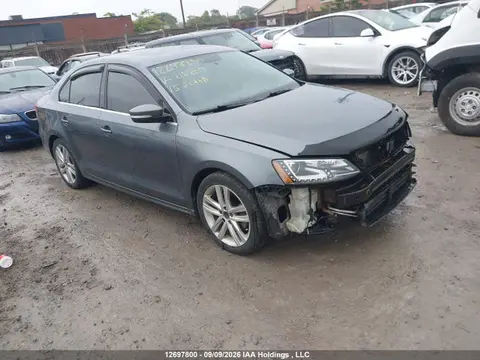 3VWLA7AJ0FM218209 — 2015 Volkswagen Jetta 2.0 Tdi Highline, Передняя часть (Front), фото до ремонта