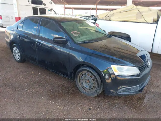 3VW2K7AJ1EM330797 — 2014 Volkswagen Jetta 2.0L S, Естественный износ (Normal Wear & Tear), фото до ремонта