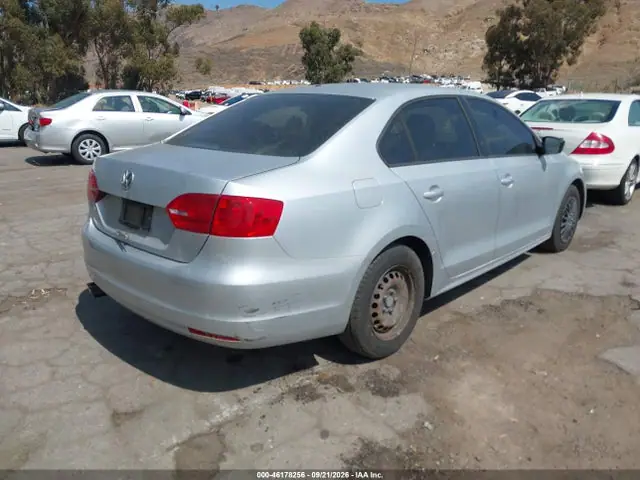 3VW2K7AJ3EM248120 — 2014 Volkswagen Jetta 2.0L S, фото 4 с аукциона IAAI 13.10.2026, Естественный износ